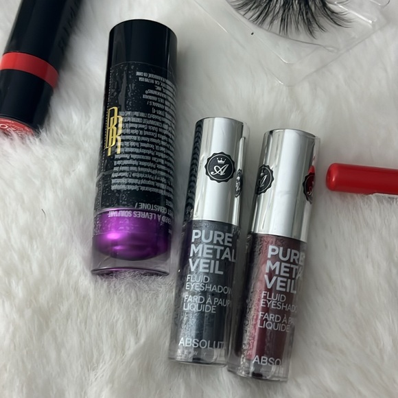 Makeup and skincare bundle - Picture 8 of 8